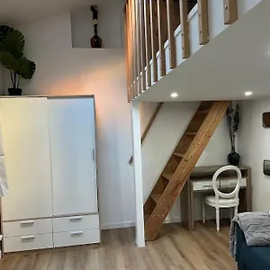 : Charmant 2 Pièces Au Calme Appartement Paris